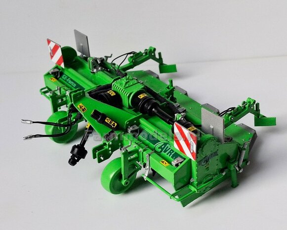 4x BREEDTESCHILDEN met verlichting t.b.v. AVR GeForce incl. Pr&eacute;-Cut decals  LET OP: BLANK geleverd, zelf in kleur zetten 1:32  LEVERBAAR NOVEMBER 2025