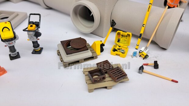 1x INSPECTIEPUT VORM H-BM aansluiting 1x &Oslash; "500" + 2x &Oslash; "1000" Rioolbuis: (Betonnen) Rechthoekige put KUNSTSTOF, BETONLOOK gespoten geleverd  1:32    