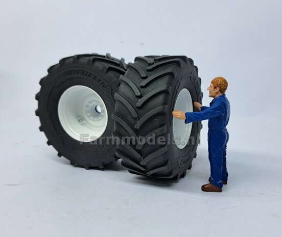 &Oslash; 70.3 x 30.4 mm: CASE-STEYR-NH: 2x Michelin Axiobib2 Banden + Resin Velgen WIT GLANS gespoten geleverd 1:32  Farmmodels Prem. Line Series 