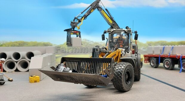 001. Liebherr 546 shovel van AT verbouwd 1:32