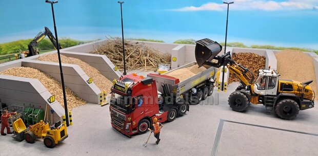 WAND STAPELBLOK RECHT VOOR VLAK BOVEN Afm: 300 x 25 x 75mm KUNSTSTOF, BETONLOOK Gespoten geleverd  1:32   NB2B 