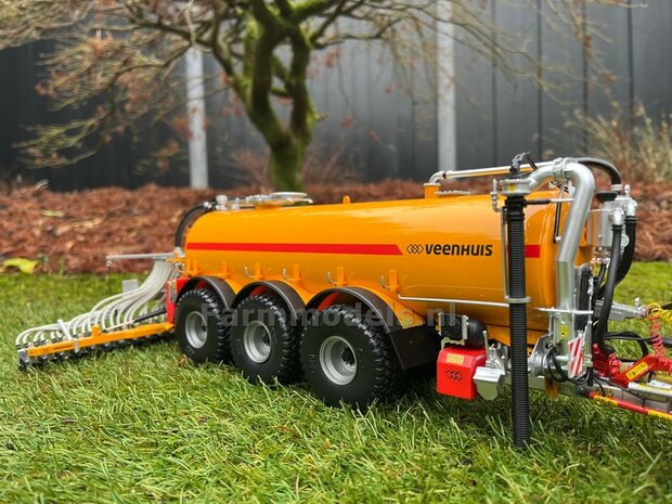 VOORBEELD FOTO'S:  VMR Veenhuis Profiline 29.000 Tridem-asser verbouwd 1:32