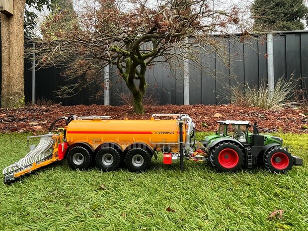 VOORBEELD FOTO'S:  VMR Veenhuis Profiline 29.000 Tridem-asser verbouwd 1:32