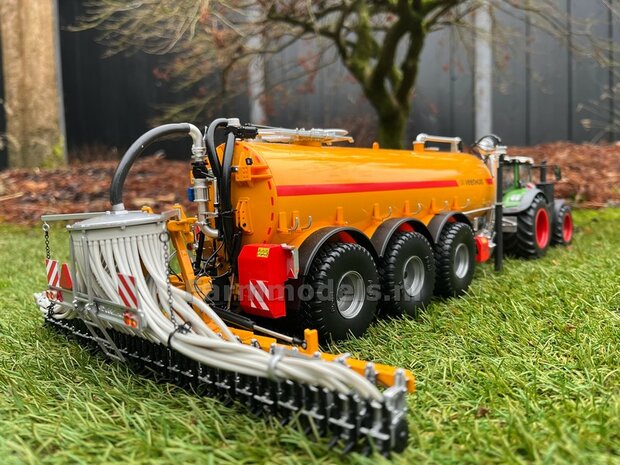 VOORBEELD FOTO'S:  VMR Veenhuis Profiline 29.000 Tridem-asser verbouwd 1:32