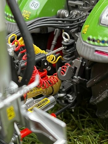 VOORBEELD FOTO'S:  VMR Veenhuis Profiline 29.000 Tridem-asser verbouwd 1:32