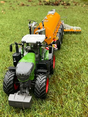 VOORBEELD FOTO'S:  VMR Veenhuis Profiline 29.000 Tridem-asser verbouwd 1:32