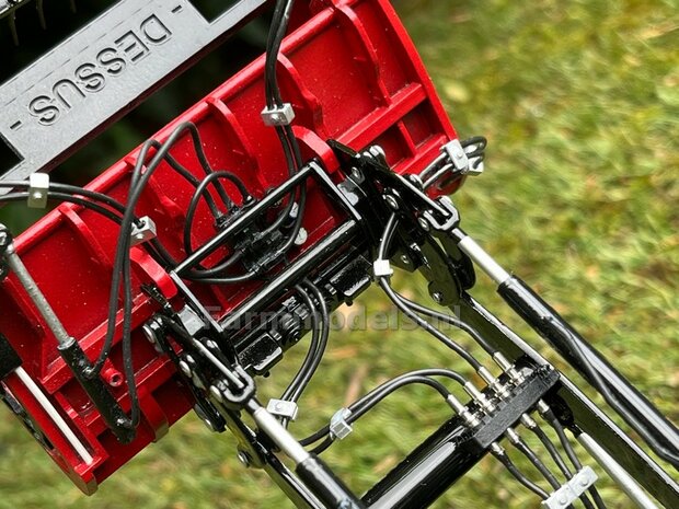 BLACK  JCB 435S Agri Shovel met voermengbak 1:32