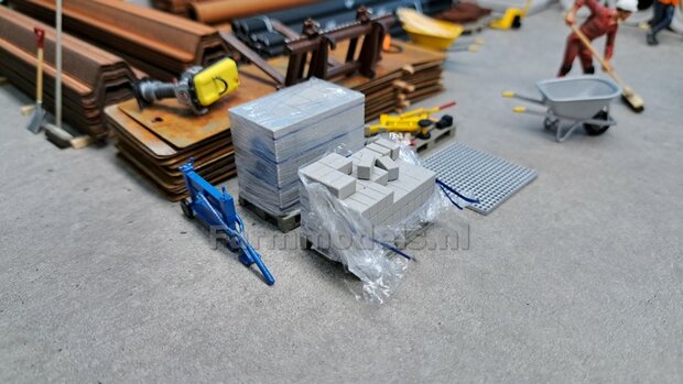 2x PAS-BLOK "2x2" t.b.v. MODULAIRE WANDEN verbinding Materiaal GRIJS KUNSTSTOF, BLANK Geleverd  1:32    NB2B