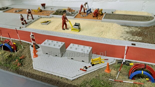 2x BETONBLOK/ STAPELBLOK 4x2 met NOKKEN, ook gebruikt als BARRIERS  Materiaal KUNSTSTOF, BLANK Geleverd  1:32    NB2B