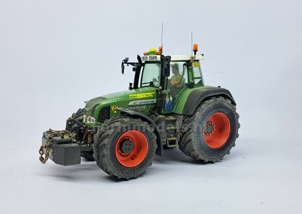 &Oslash; 51.8 x 23.7 mm: Fendt 926/930 WeiseToys: 2x Brede Vooras banden + velgen FENDT ROOD geleverd 1:32 Farmmodels Custom Line Series