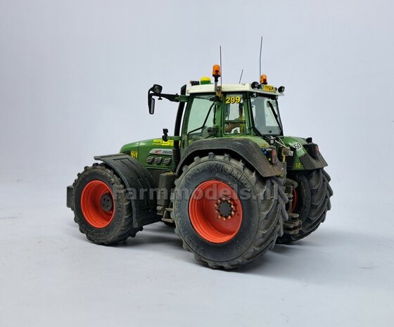 &Oslash; 65.6 x 28.5 mm: Fendt 926/930 WeiseToys: 2x Brede Achteras banden + velgen FENDT ROOD gespoten geleverd 1:32 Custom Line Series