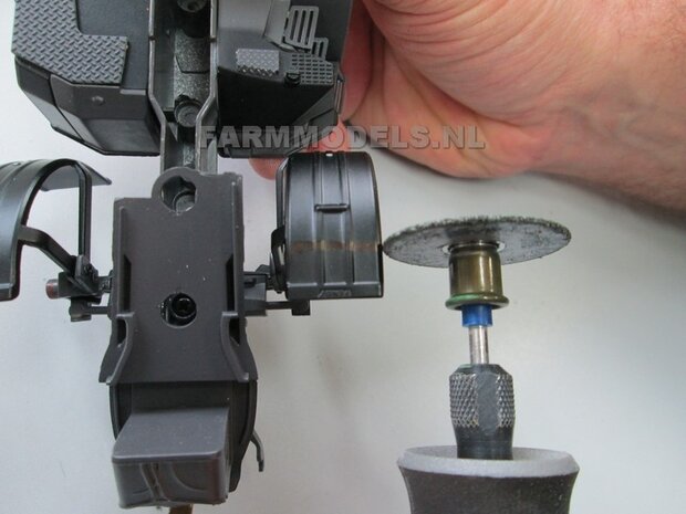 &Oslash; 65.6 x 28.5 mm: Fendt 926/930 WeiseToys: 2x Brede Achteras banden + velgen FENDT ROOD gespoten geleverd 1:32 Custom Line Series