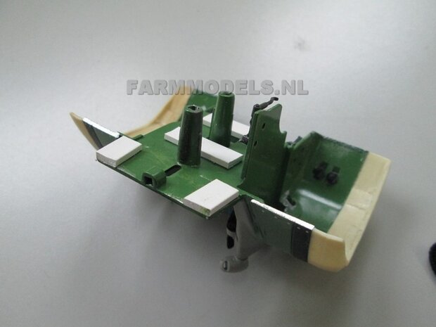 &Oslash; 65.6 x 28.5 mm: Fendt 926/930 WeiseToys: 2x Brede Achteras banden + velgen FENDT ROOD gespoten geleverd 1:32 Custom Line Series