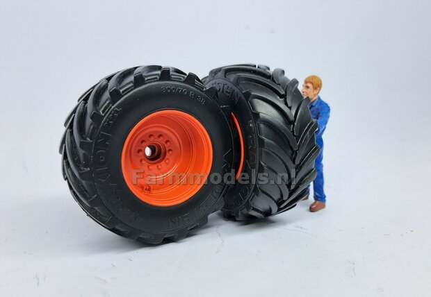 &Oslash; 65.6 x 28.5 mm: Fendt 926/930 WeiseToys: 2x Brede Achteras banden + velgen FENDT ROOD gespoten geleverd 1:32 Custom Line Series