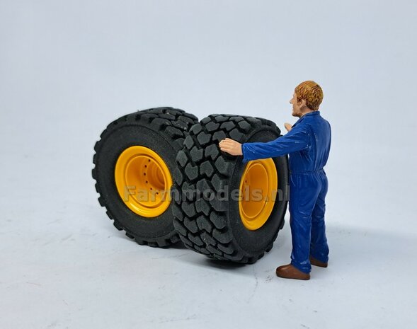 &Oslash; 47.3 mm: JCB 435S AT: 2x brede Shovel banden + ALUMINIUM velgen JCB GEEL Gespoten geleverd geschikt voor JCB 435 serie Agri Collectables 1:32         