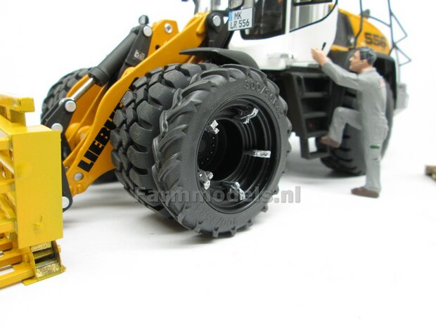&Oslash; 50.5 mm: LIEBHERR/ CLAAS Wiking: 2x Dubbellucht Shovel banden + Alu. velgen LIEBHERR GRIJS, passen in de standaard velgen shovel Wiking  1:32         