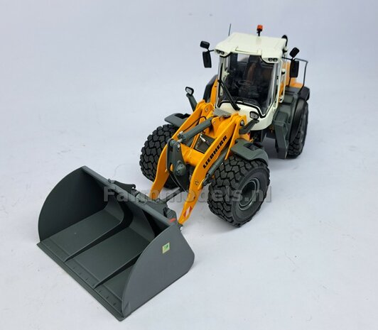 &Oslash; 47.3 mm: 2x Dubbellucht Shovel banden + ALUMINIUM velgen BLANK geleverd passend in de Aluminium Farmmodels Volvo L60H serie  1:32         