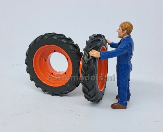 &Oslash; 50.5 mm: CLAAS TORION Wiking: 2x Dubbellucht Shovel banden + Alu. velgen CLAAS ORANJE, passen in de standaard velgen shovel Wiking  1:32         