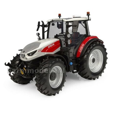 Steyr 4120 Plus - 2025 + FREE GIFT VOORRUIT STICKERSET 1:32 Universal Hobbies UH6853    