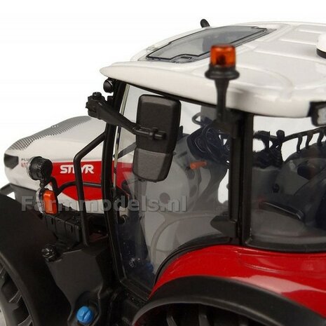 Steyr 4120 Plus - 2025 + FREE GIFT VOORRUIT STICKERSET 1:32 Universal Hobbies UH6853    