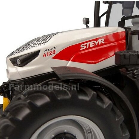 Steyr 4120 Plus - 2025 + FREE GIFT VOORRUIT STICKERSET 1:32 Universal Hobbies UH6853    