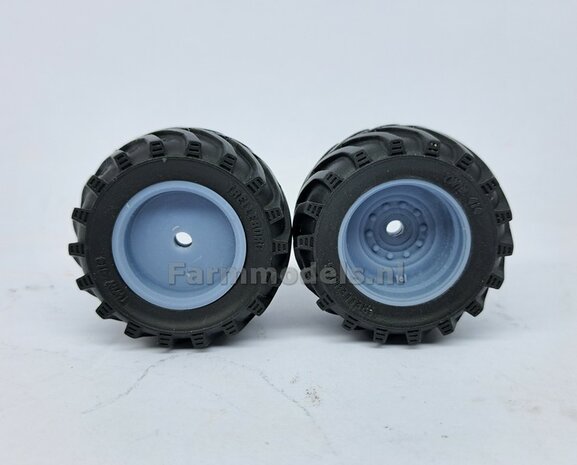 &Oslash; 47 mm: JD 6930-7430 WIKING: 2x Trelleborg Banden met RESIN Velgen BLANK geleverd  1:32   Farmmodels Custom Line Series  