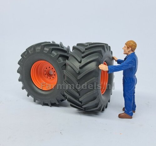&Oslash; 58 x 28 mm: Claas Jaguar 860/ 880 UH: 2x Brede (vooras) banden + ALU. velgen CLAAS ORANJE geleverd 1:32   Custom Line Series                     
