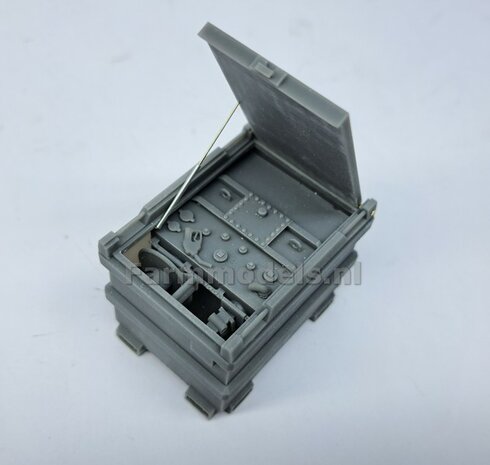 BOUWKIT: TOLSMA DIESELTANK "DELUXE"  995L 3D Geprint RESIN, BLANK geleverd incl. Pr&eacute;-Cut Decal stickerset  1:32    