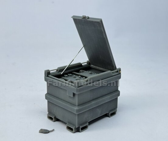 BOUWKIT: TOLSMA DIESELTANK "DELUXE"  995L 3D Geprint RESIN, BLANK geleverd incl. Pr&eacute;-Cut Decal stickerset  1:32    