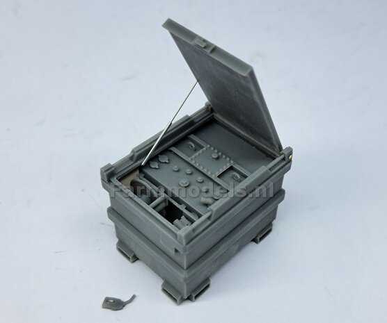 BOUWKIT: TOLSMA DIESELTANK "DELUXE"  995L 3D Geprint RESIN, BLANK geleverd incl. Pr&eacute;-Cut Decal stickerset  1:32    