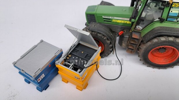 COMBI-DEAL BOUWKIT: 1x TOLSMA DIESELTANK + 1x "DELUXE"  995L 3D Geprint RESIN, BLANK geleverd incl. Pr&eacute;-Cut Decals 1:32    