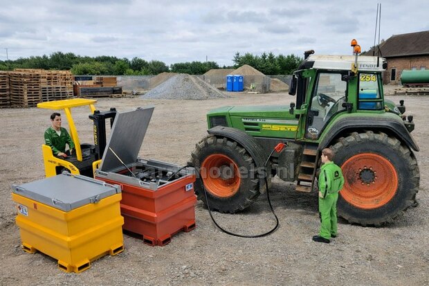 BOUWKIT: TOLSMA DIESELTANK "DELUXE"  995L 3D Geprint Resin, BLAUW + Details op kleur geleverd incl. Pr&eacute;-Cut Decal stickerset  1:32    