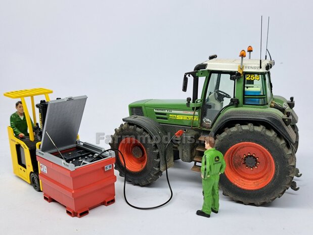 COMBI-DEAL BOUWKIT: 1x TOLSMA TANK + 1x "DELUXE"  995L 3D Geprint Resin, ROOD + Details op kleur geleverd incl. Pr&eacute;-Cut Decals 1:32    