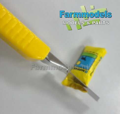 Graszaad: BARENBRUG DOORZAAI  SET A = 5x verschillende volle zakken + 1x lege zak zaadgoed + 6x Pr&eacute;-Cut decal-stickers  1:32  