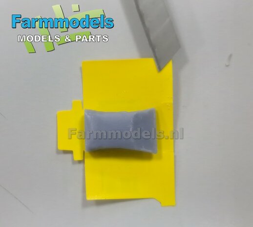 Graszaad: BARENBRUG DOORZAAI  SET C = 6 liggende volle zakken (2 verschillende vormen) + 6x Pr&eacute;-Cut decal-stickers  1:32  