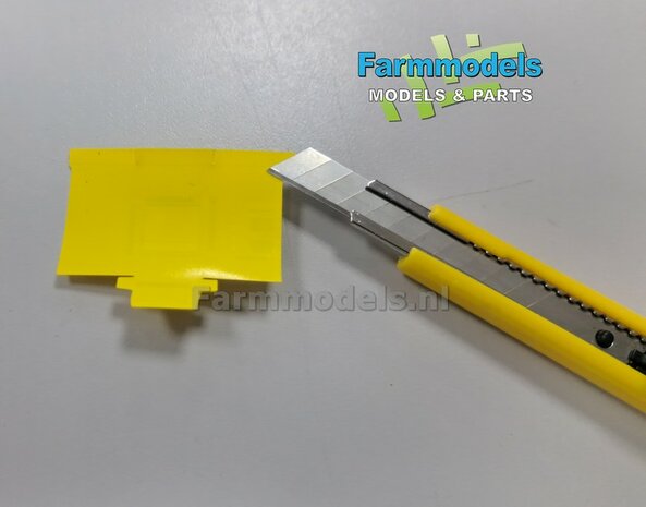 Graszaad: BARENBRUG DOORZAAI  SET C = 6 liggende volle zakken (2 verschillende vormen) + 6x Pr&eacute;-Cut decal-stickers  1:32  