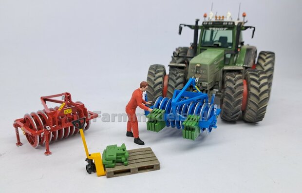 BOUWKIT: Frontpakker Materiaal Resin LEMKEN BLAUW gespoten geleverd 1:32