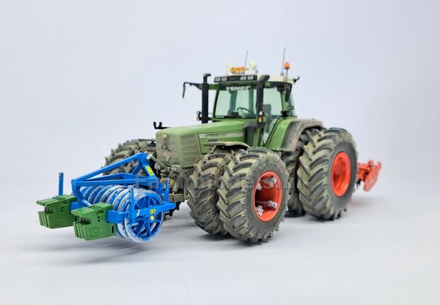 BOUWKIT: Frontpakker Materiaal Resin LEMKEN BLAUW gespoten geleverd 1:32