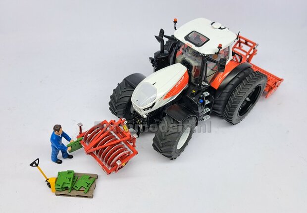 BOUWKIT: Frontpakker Materiaal Resin LEMKEN BLAUW gespoten geleverd 1:32