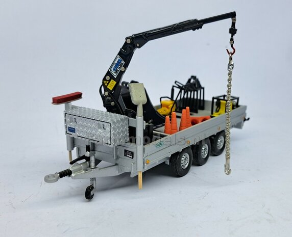 Opbergkist TRAANPLAAT 15.3mm x 15.3mm x 14.7mm DEURAFDRUK BOVENKANT Materiaal Resin ALUMINIUM gespoten geleverd 1:32    