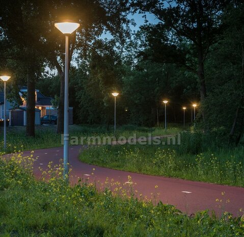 5x DUBBEL VERLICHTINGS ARMATUUR VERSIE A2 Materiaal RESIN BLANK geleverd + 10x Pr&eacute;-Cut Decals 1:32    