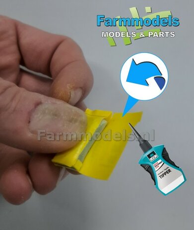 Ma&iuml;szaad: PIONEER CORNSEED  SET A = 5x verschillende volle zakken + 1x lege zak zaadgoed + 6x Pr&eacute;-Cut decal-stickers  1:32  