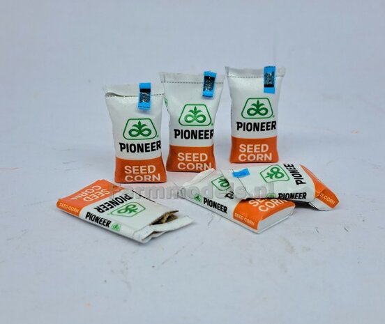 Ma&iuml;szaad: PIONEER CORNSEED  SET B = 6x volle zakken zaadgoed (3 vormen) + 6x Pr&eacute;-Cut decal-stickers 1:32  