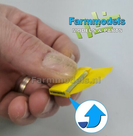 Ma&iuml;szaad: PIONEER CORNSEED SET C = 6 liggende volle zakken (2 verschillende vormen) + 6x Pr&eacute;-Cut decal-stickers  1:32  