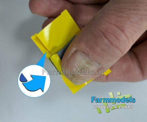 Ma&iuml;szaad: PIONEER CORNSEED SET C = 6 liggende volle zakken (2 verschillende vormen) + 6x Pr&eacute;-Cut decal-stickers  1:32  