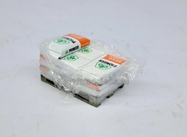 Pallet Ma&iuml;szaad: PIONEER CORNSEED PALLET READY K  1:32  