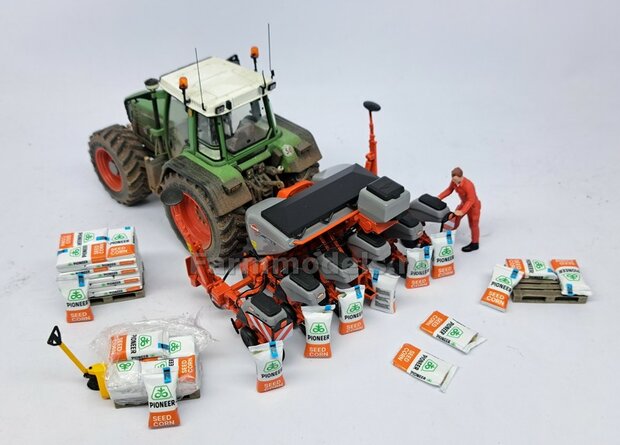 Pallet Ma&iuml;szaad: PIONEER CORNSEED PALLET READY M  1:32  