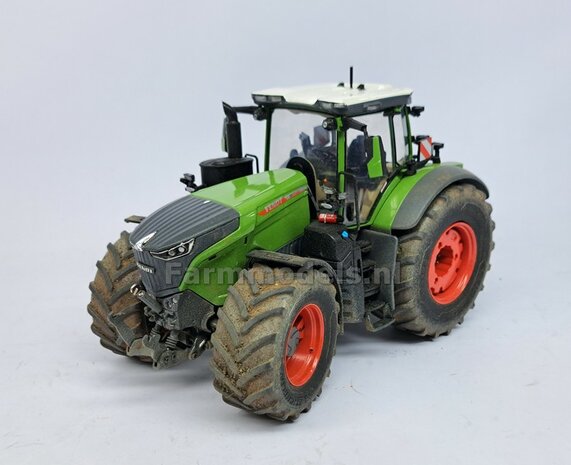 &Oslash; 73 x 30.4 mm: FENDT 1052 UH: 2x Michelin Axiobib2 Banden + RESIN Velgen BLANK geleverd 1:32 Premium Line Series  