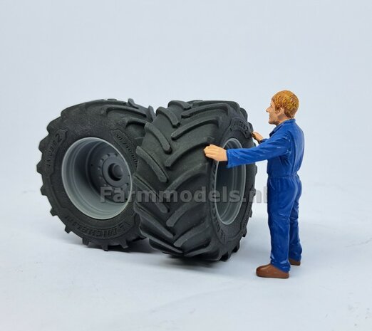 &Oslash; 56.7 x 26.1 mm: FENDT 1052 UH: 2x Michelin Axiobib2 Banden + RESIN Velgen BLANK geleverd 1:32 Farmmodels Premium Line 