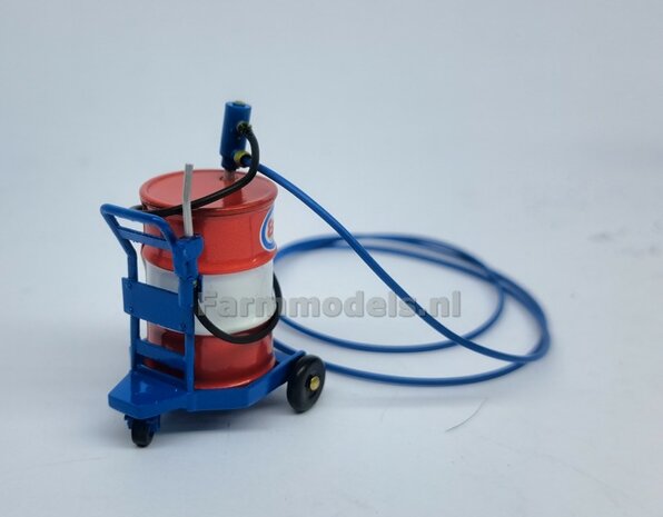 2x Zetor OLIEDRUMS + 3x losse doppen OLIEDRUMS Resin WIT GLANS gespoten geleverd + Zetor Pr&eacute;-Cut Decal stickersets 1:32